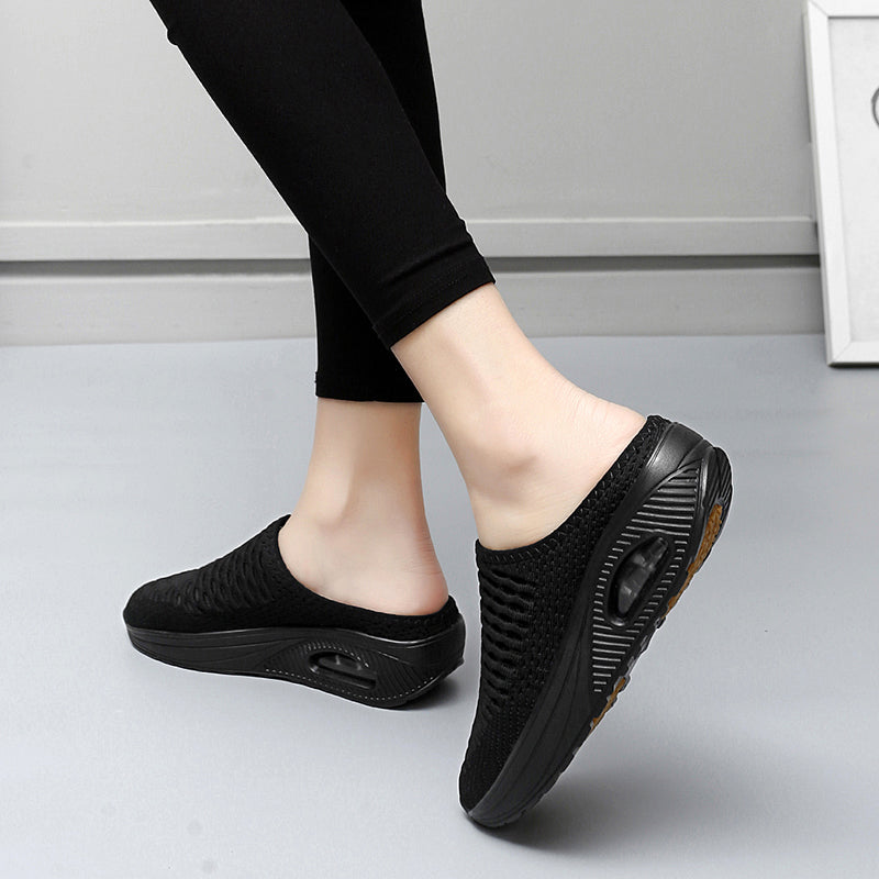 Softsfeel Women's Relieve Foot Pain Perfect Walking Sandals - Black