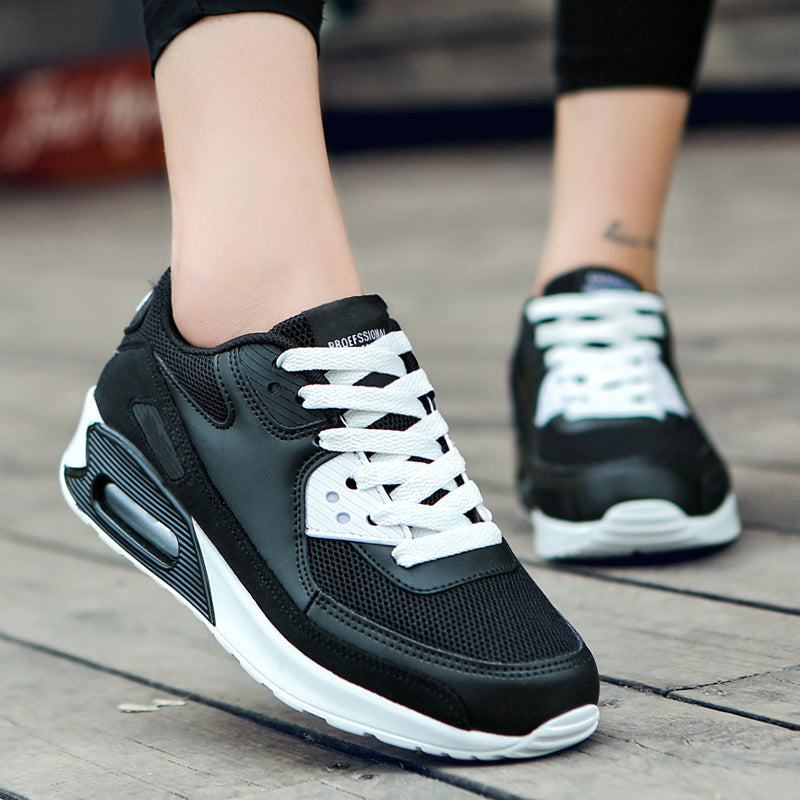 Women‘s Air Booster Walking Shoes Black&White